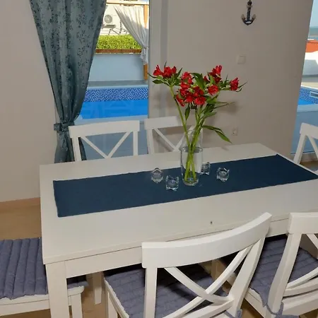 度假居 Poolincluded - Holiday Home Ivona 马斯莱尼察